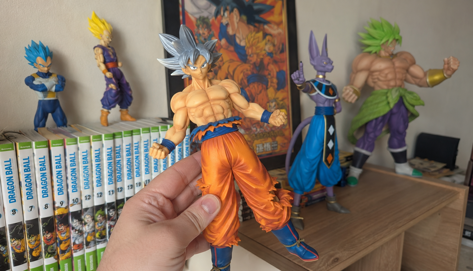 Colección de figuras de Dragon Ball con Goku Ultra Instinto, Vegeta, Gohan, Beerus y Broly
